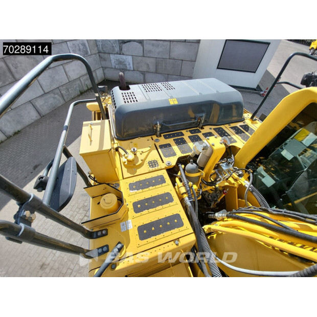 2016 Komatsu HB215LC-2-41051235