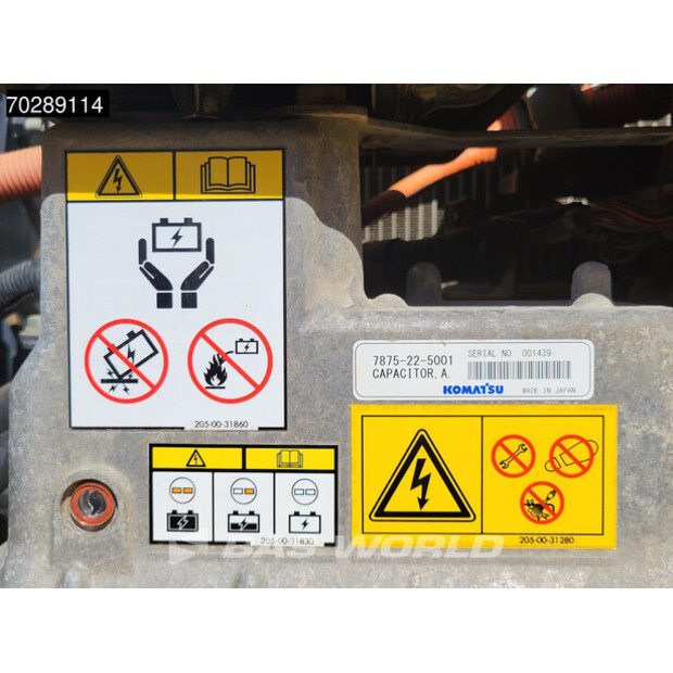 2016 Komatsu HB215LC-2-41051256