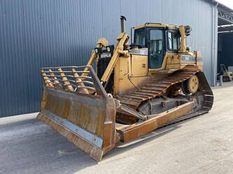 صورة ل جرارات مجنزرة 2002 كاتربيلر D6R LGP