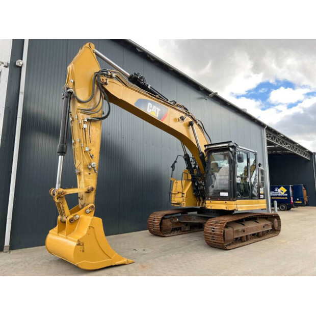 2018 Caterpillar 325FLCR-41077881