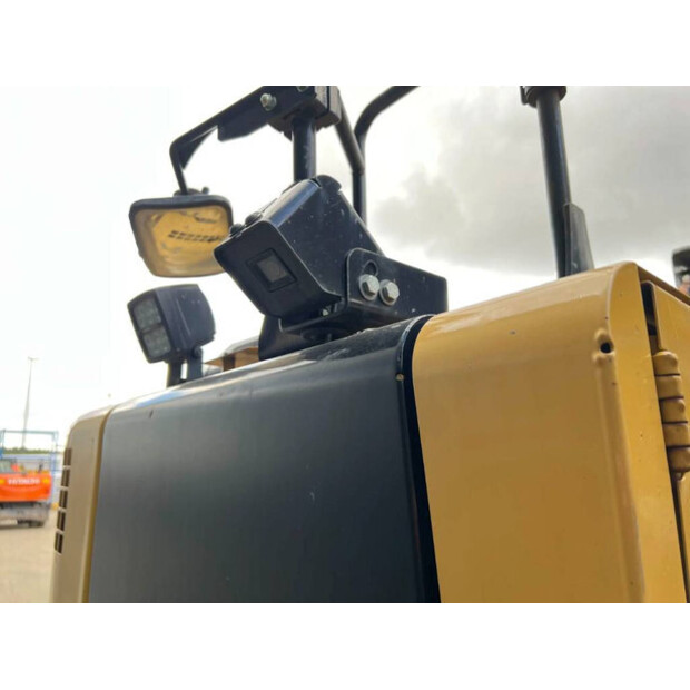 2018 Caterpillar 325FLCR-41077892