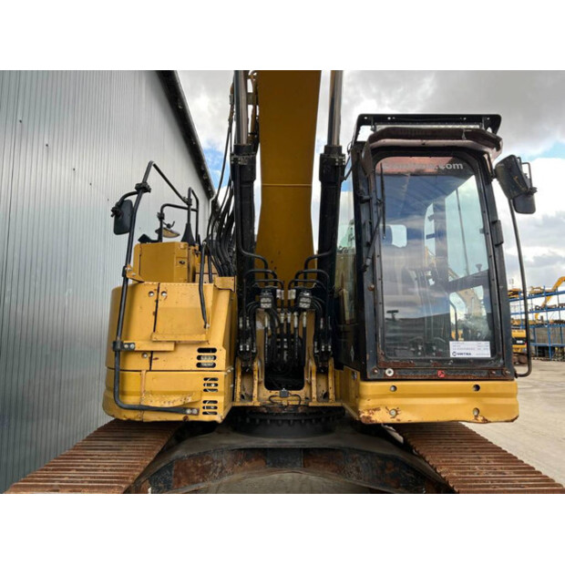 2018 Caterpillar 325FLCR-41077895