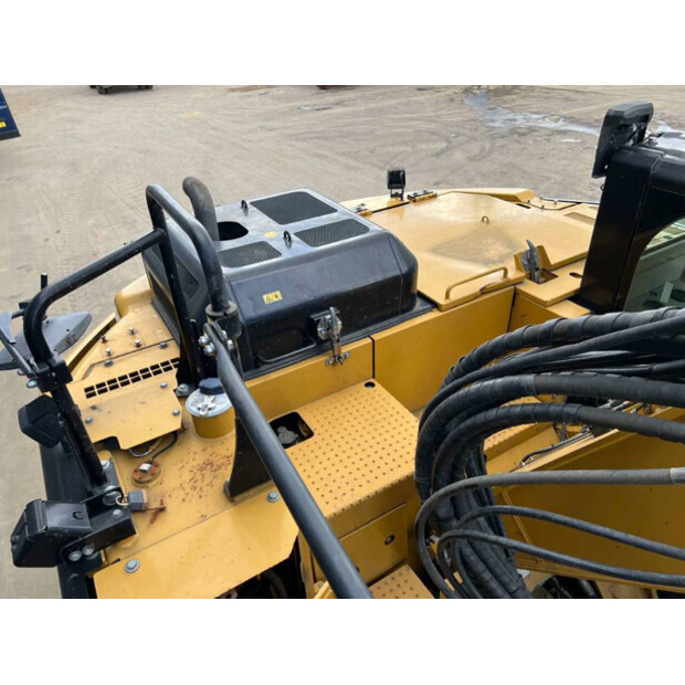 2018 Caterpillar 325FLCR-41077912