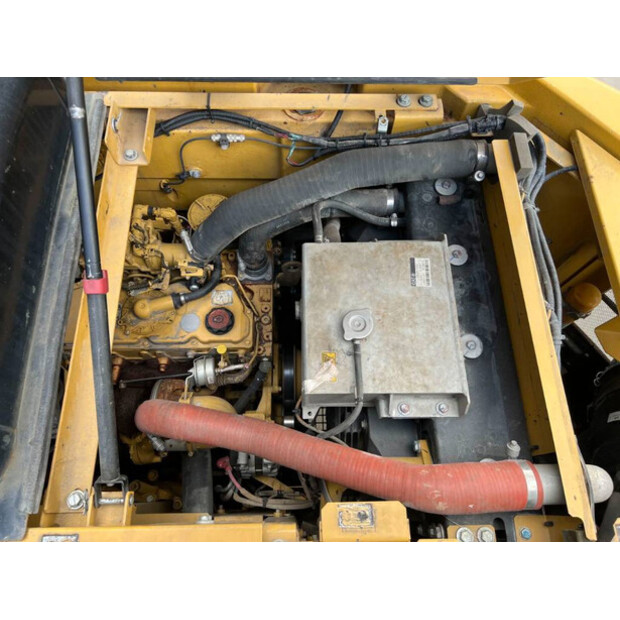 2018 Caterpillar 325FLCR-41077915