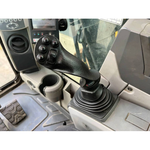 2018 Caterpillar 325FLCR-41077925