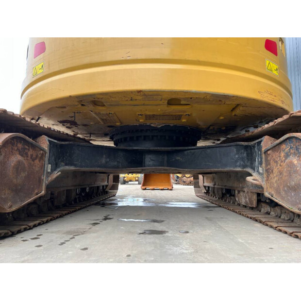 2018 Caterpillar 325FLCR-41077938