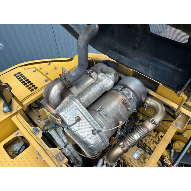 2018 Caterpillar 325FLCR-41077953