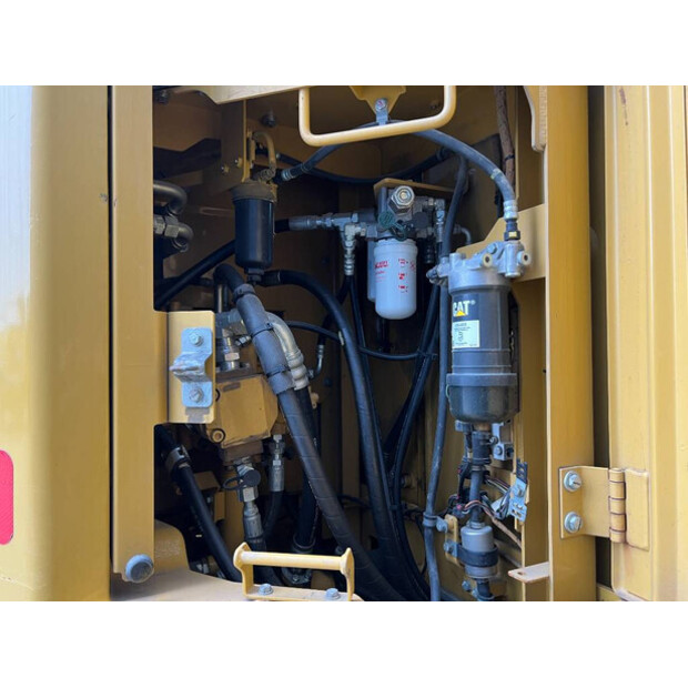 2018 Caterpillar 325FLCR-41077958