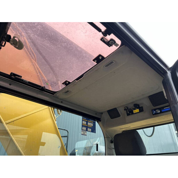 2018 Caterpillar 325FLCR-41077968