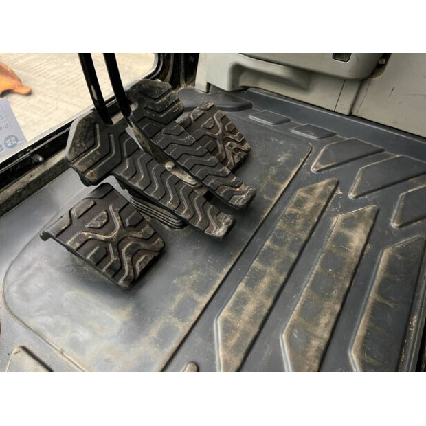 2018 Caterpillar 325FLCR-41077969