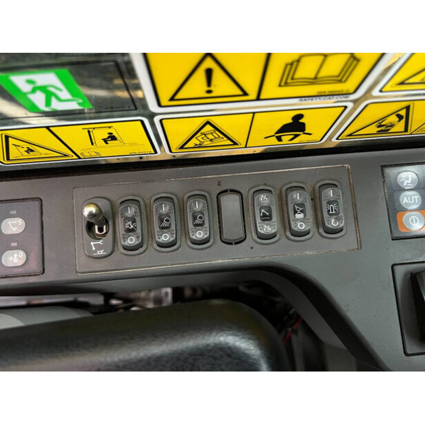 2018 Caterpillar 325FLCR-41077976