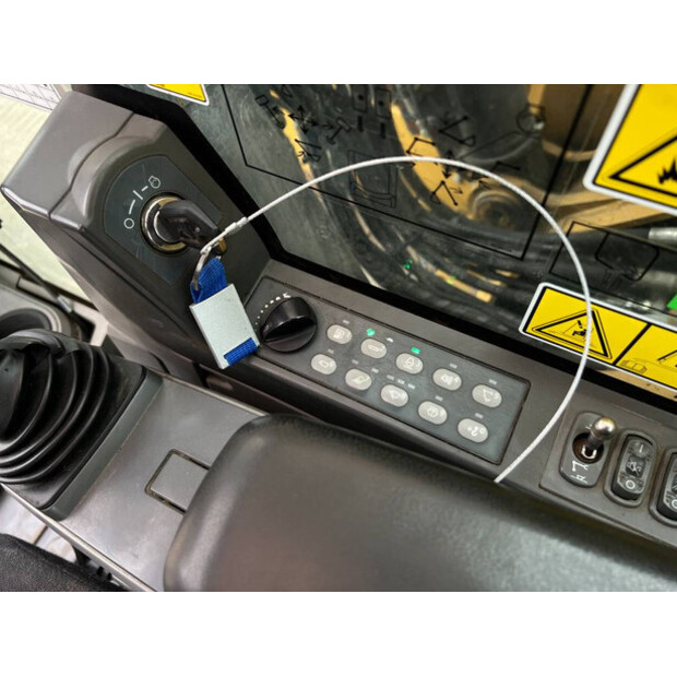 2018 Caterpillar 325FLCR-41077977