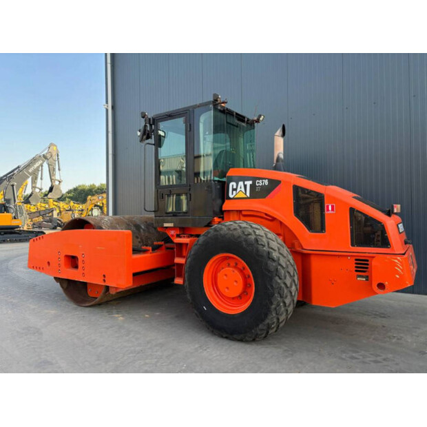 2011 كاتربيلر CS76 XT-41079244