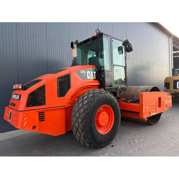 2011 كاتربيلر CS76 XT-41079246