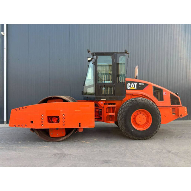2011 كاتربيلر CS76 XT-41079247
