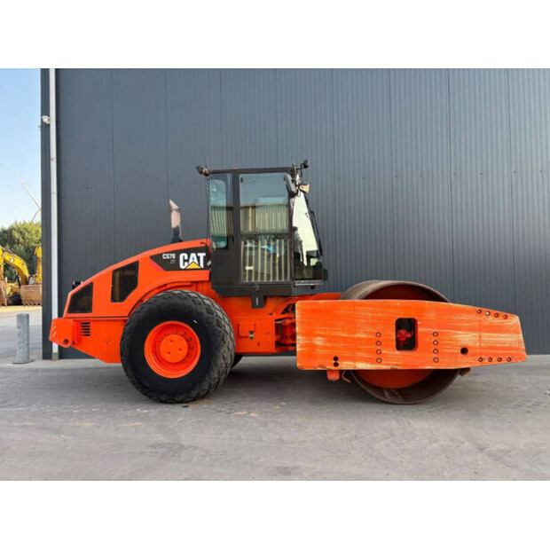 2011 كاتربيلر CS76 XT-41079248