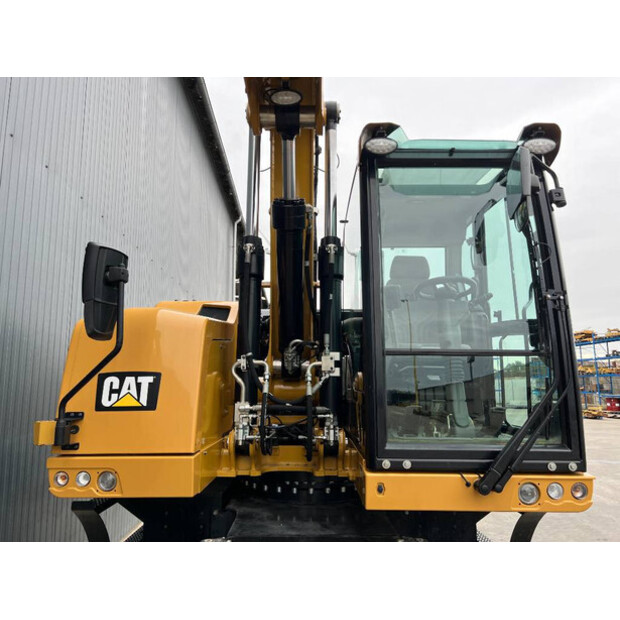 2015 Caterpillar M318F-41079700