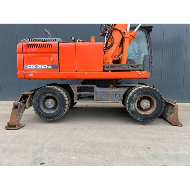 2014 Doosan DX210W-41079830