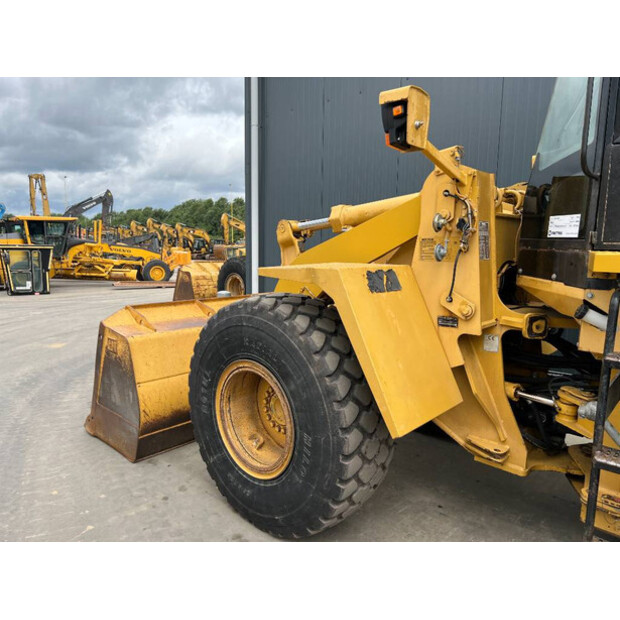 2002 كاتربيلر 938G-41080083
