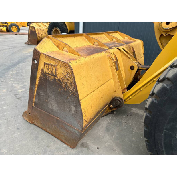 2002 كاتربيلر 938G-41080085