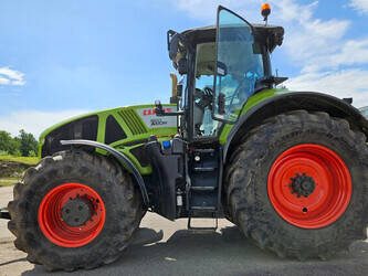 صورة ل تراكتورات زراعية 2013 كلاس Axion 950