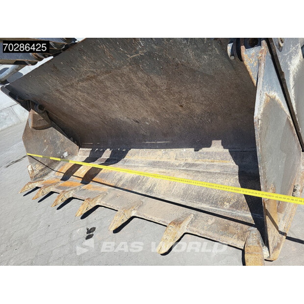 2017 CASE 590ST-41081604
