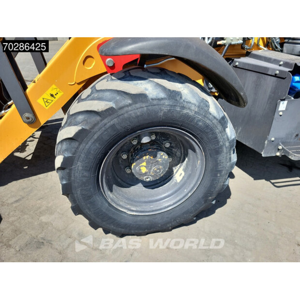 2017 CASE 590ST-41081636