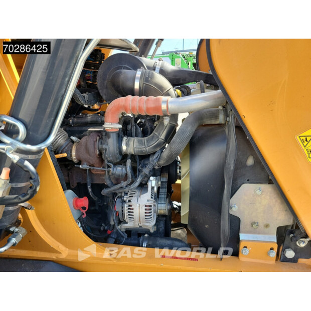 2017 CASE 590ST-41081642
