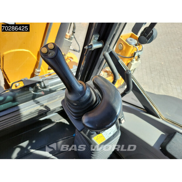 2017 CASE 590ST-41081648