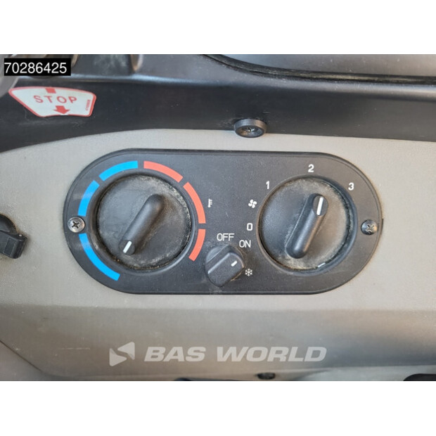 2017 CASE 590ST-41081652