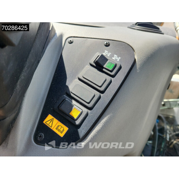 2017 CASE 590ST-41081658