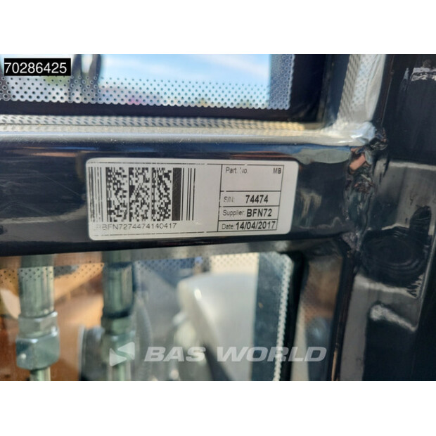 2017 CASE 590ST-41081661
