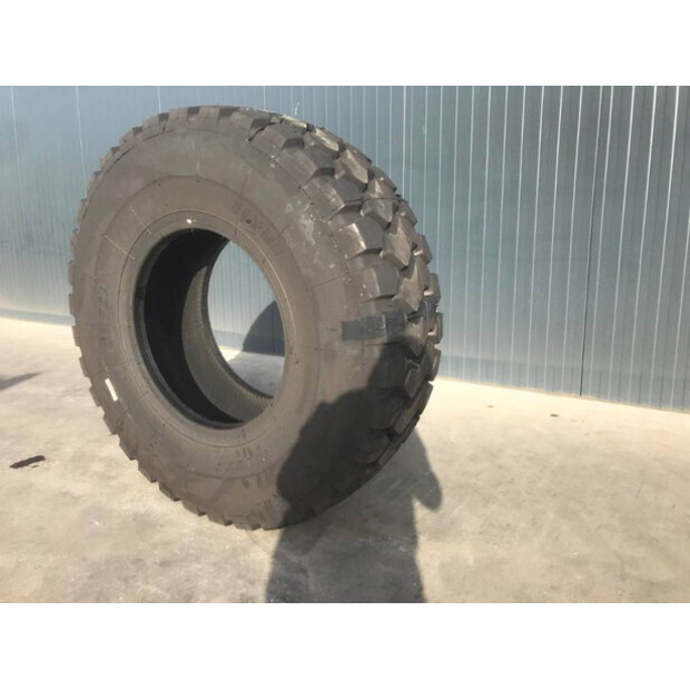 2025 اي تي ار 17.5R25-41082395