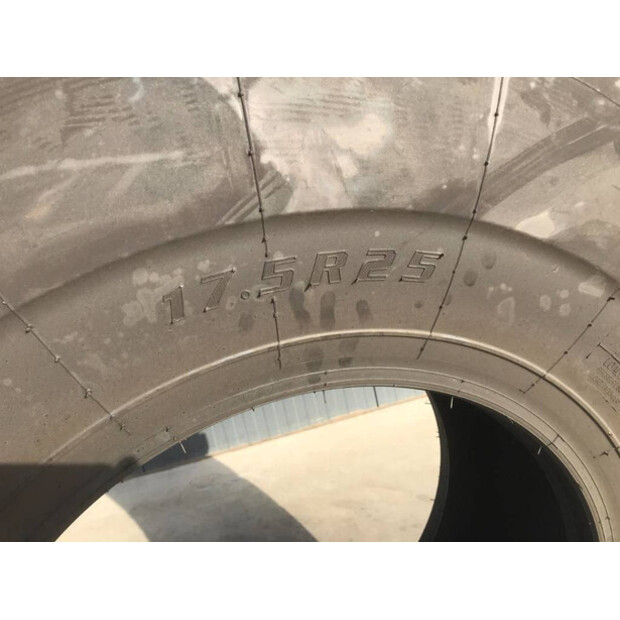 2025 اي تي ار 17.5R25-41082398