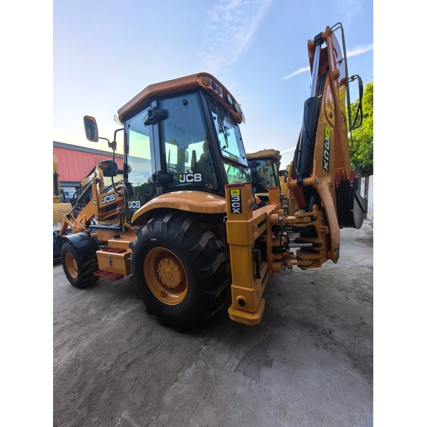 2022 JCB 3CX-41082458