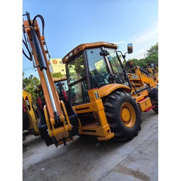 2022 JCB 3CX-41082459