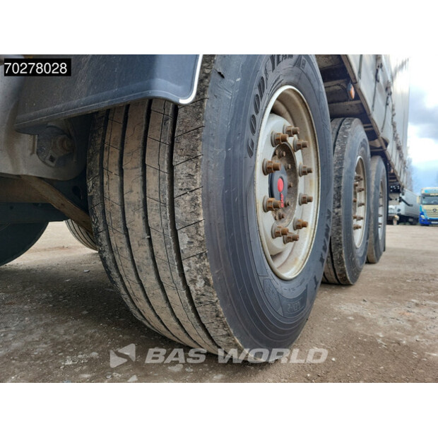 2021 إيه آند دي LPRS24-41082750