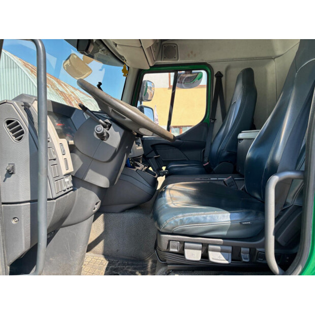 2016 Volvo FL250-41097913