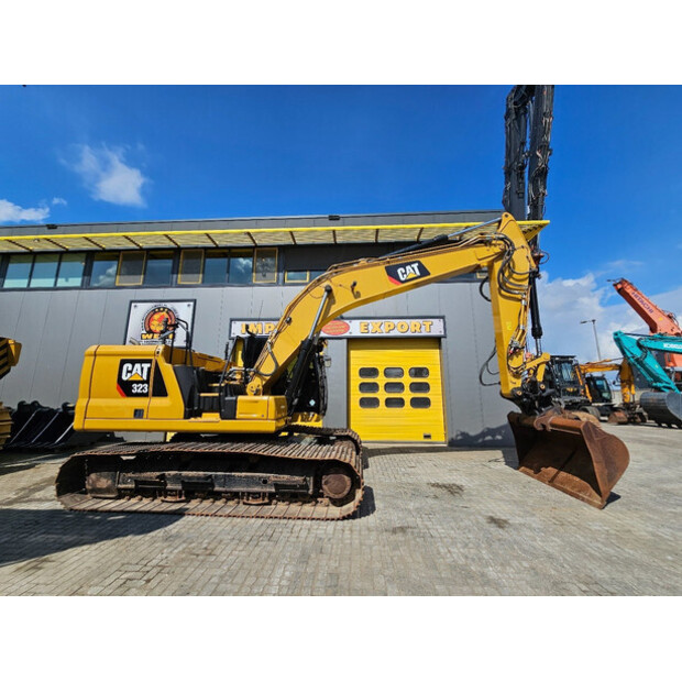 2018 Caterpillar 323-41098395