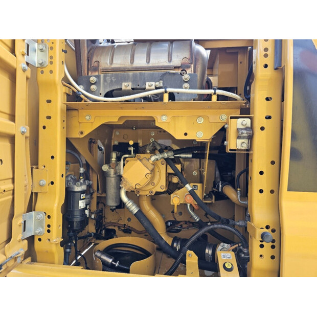 2018 Caterpillar 323-41098428