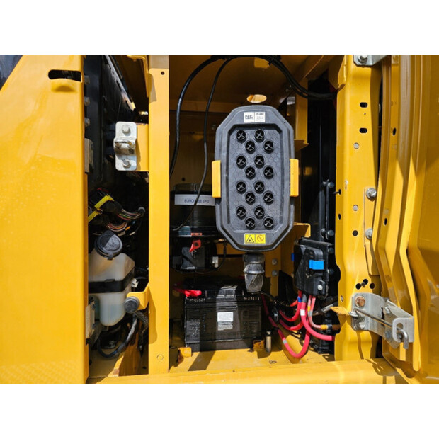 2018 Caterpillar 323-41098434