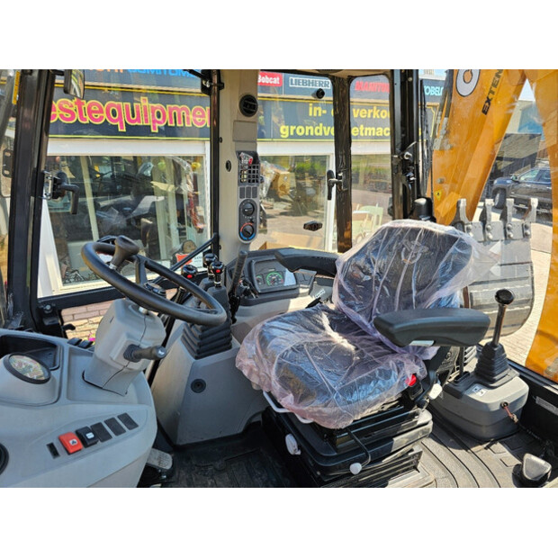 2025 CASE 570SV-41098544