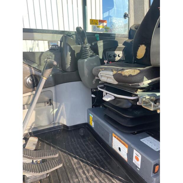 2019 تاكوتشي TB290-41103682