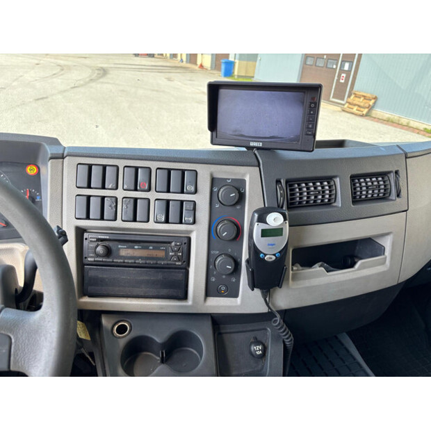 2016 فولفو FL240-41113405