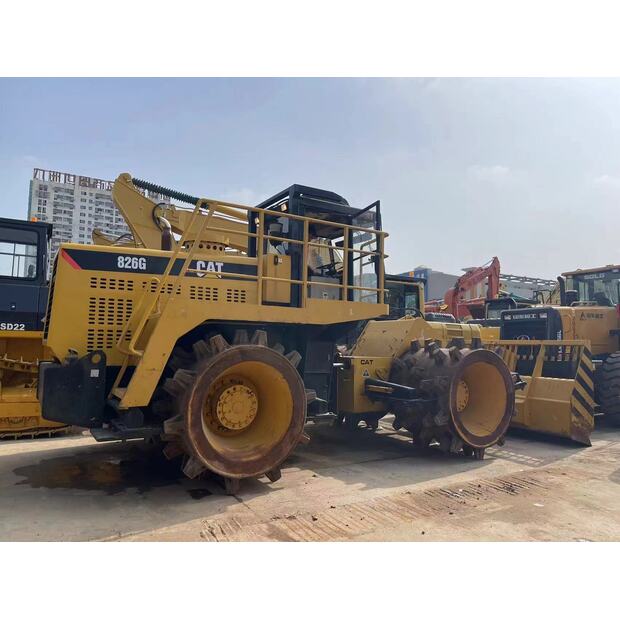 2022 كاتربيلر 826G-41114133
