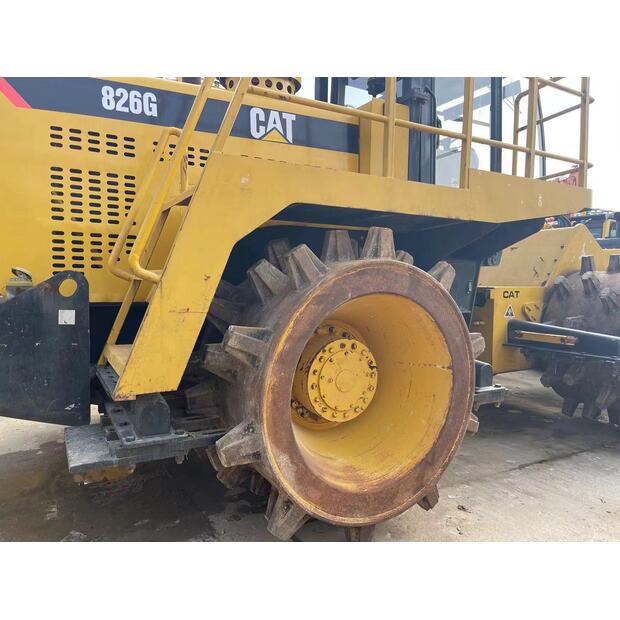 2022 كاتربيلر 826G-41114134