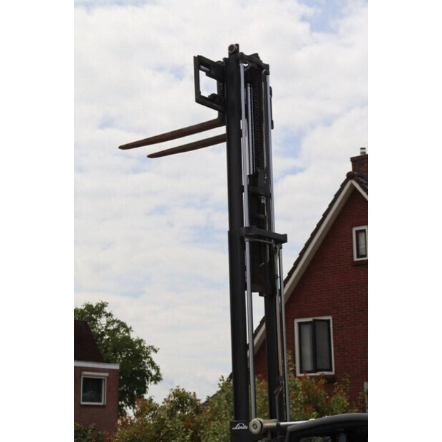 2010 ليندي H25T-41117173
