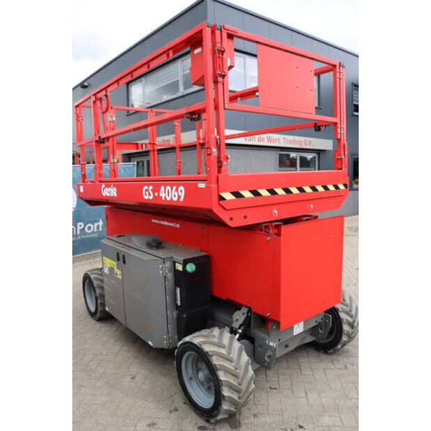 2020 Genie GS4069-41117204