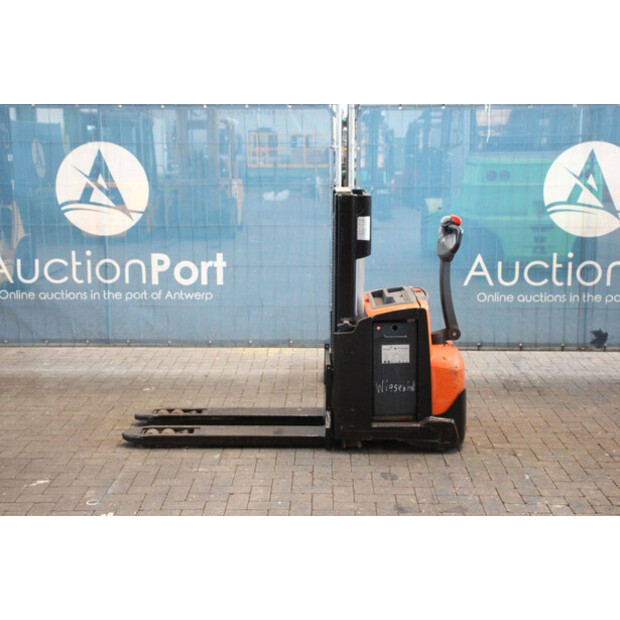 2015 BT SWE140L-41118793