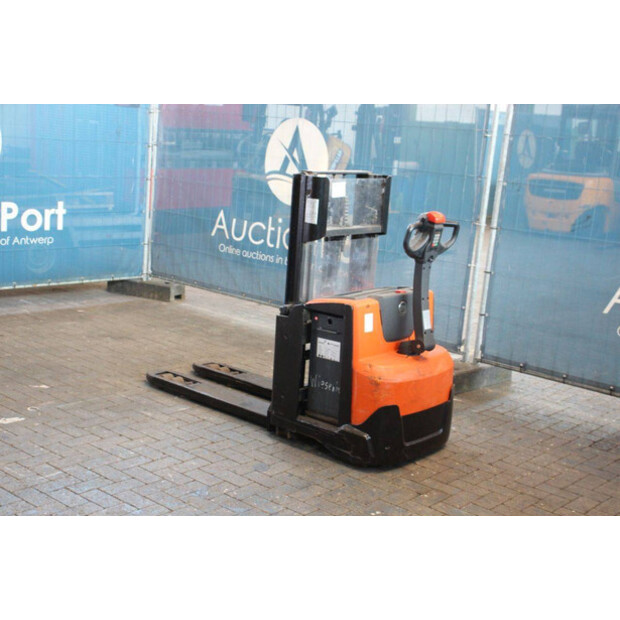 2015 BT SWE140L-41118794